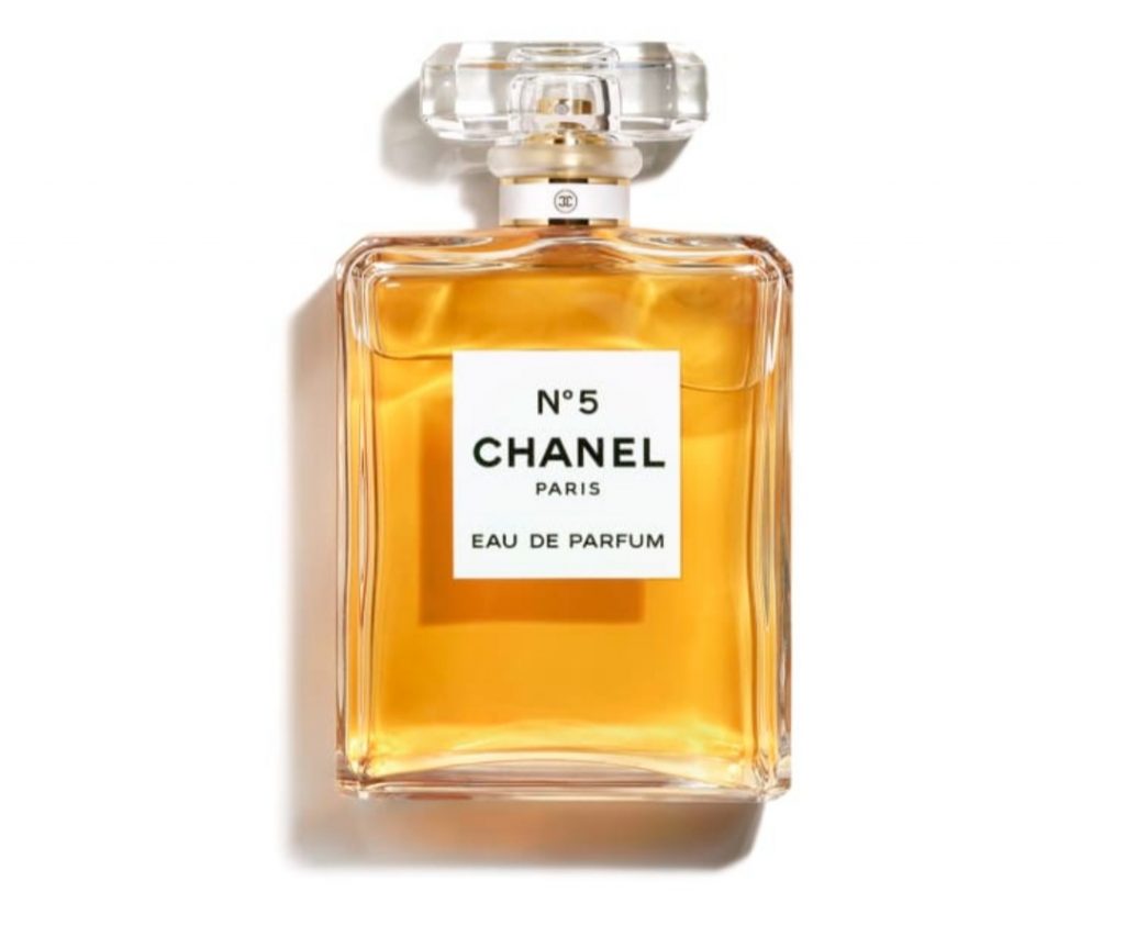 Coco Chanel e il profumo Chanel N°5, la fragranza che risaltava il profumo di donna.