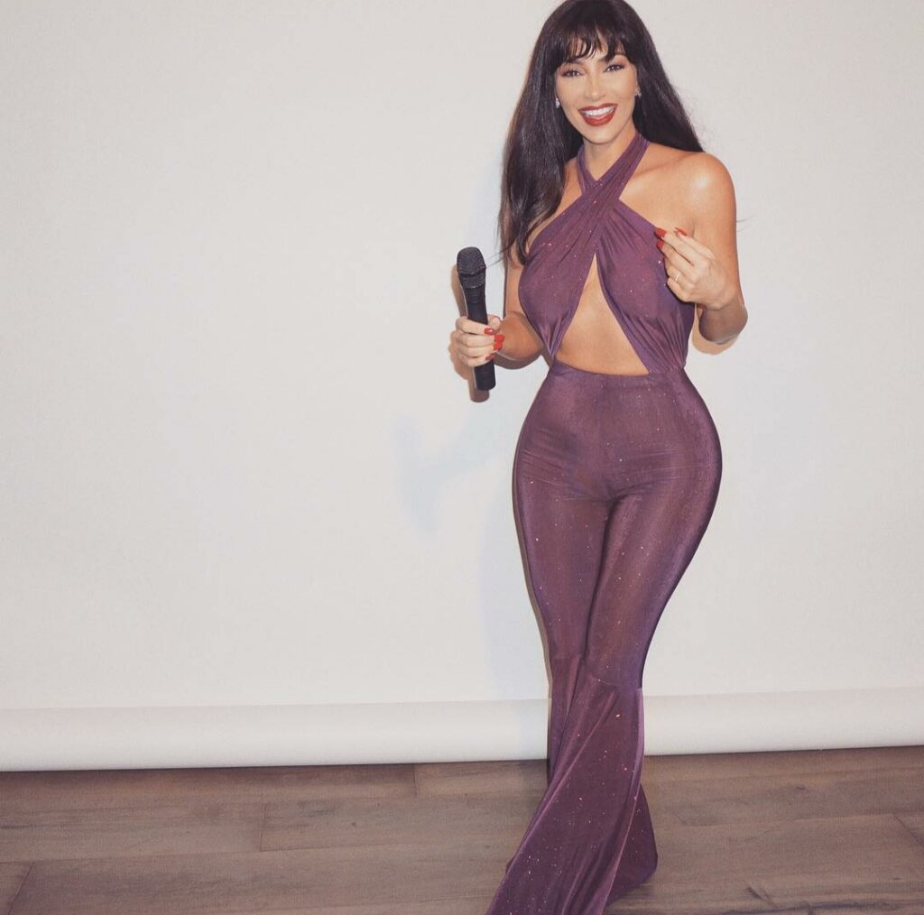 Kim Kardashian West travestita da Selena Quintanilla.