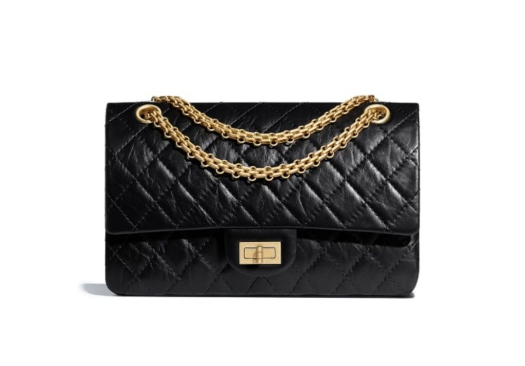 Coco Chanel e la borsa it naf Chanel 2,55, la borsa più comoda per le donne del dopo guerra.
