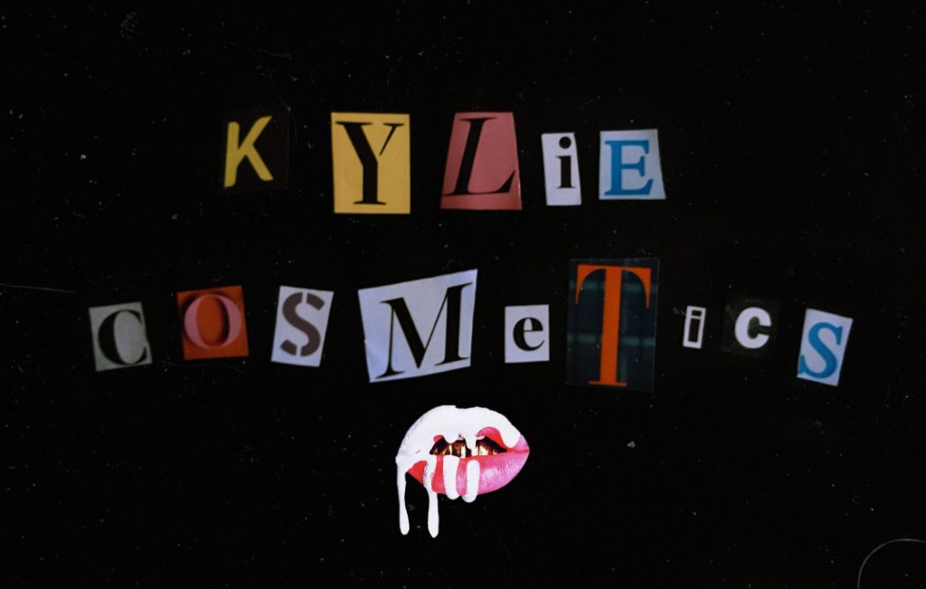 Kylie cosmetics, la collezione natalizia del brand di cosmesi di Kylie Jenner in collaborazione con 'The Grinch'.