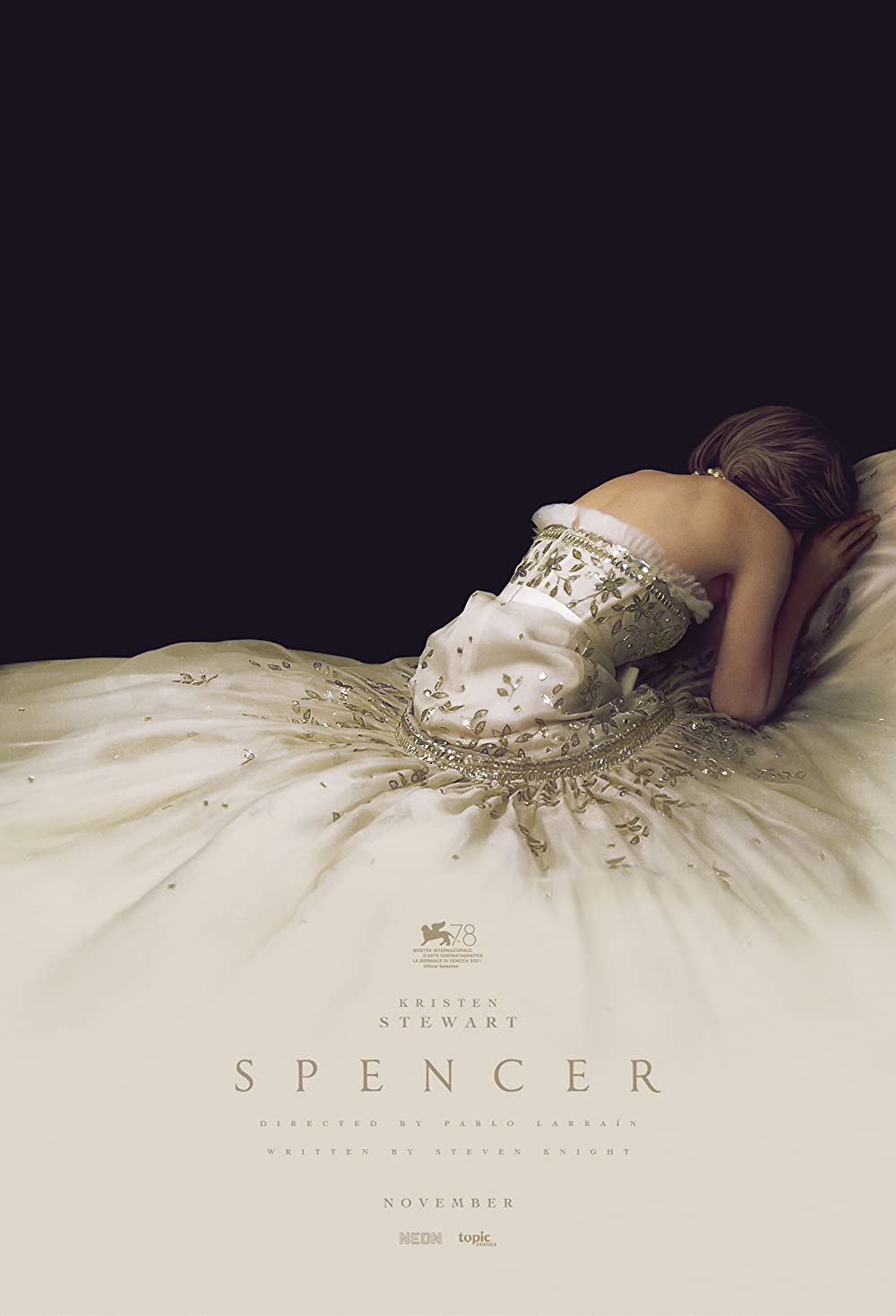 Kristen Stewart a Venezia 78 per il film 'Spencer'.