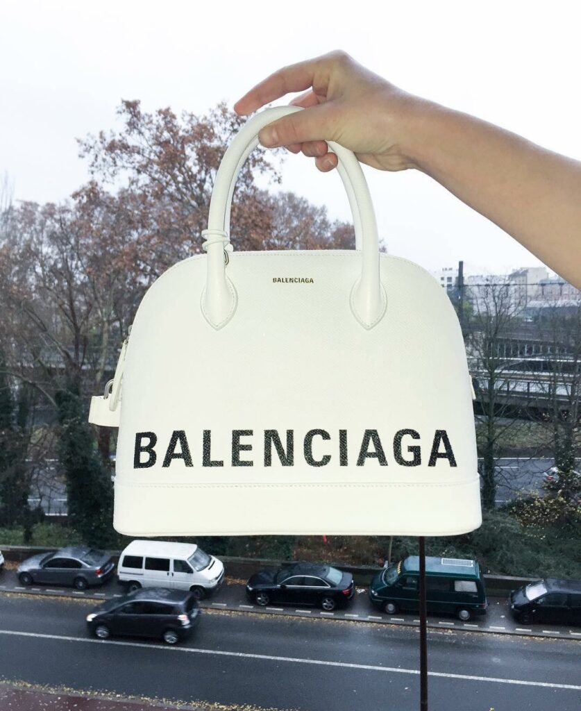 Balenciaga e il nuovo progetto in Italia.