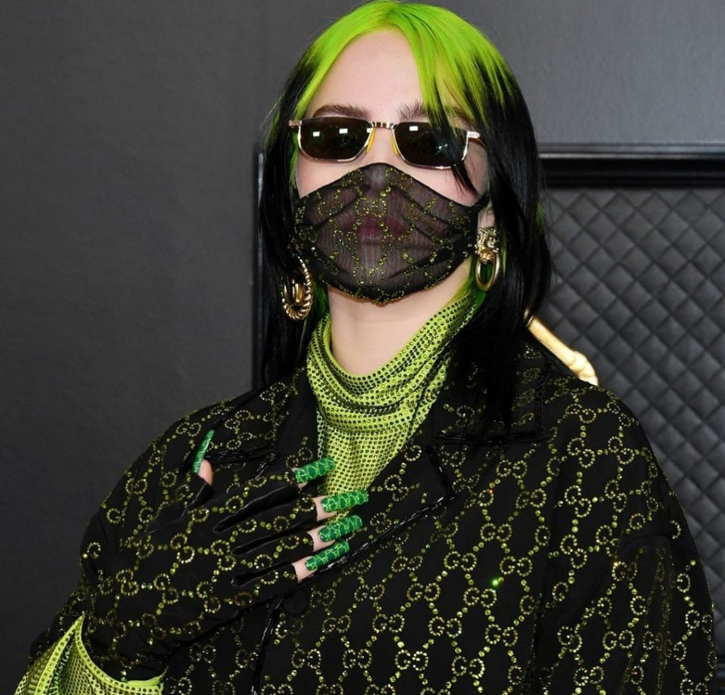 Il look di Gucci indossato da Billie Eilish ai Grammy Awards 2020.