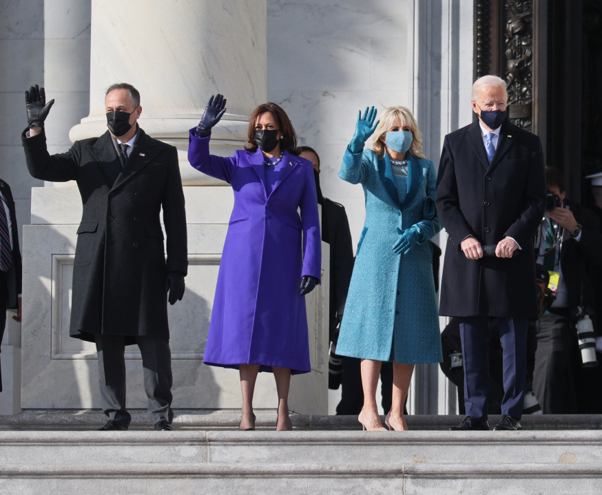 Joe Biden, Kamala Harris e i look della cerimonia di insediamento del quarantaseiesimo presidente degli Stati Uniti.