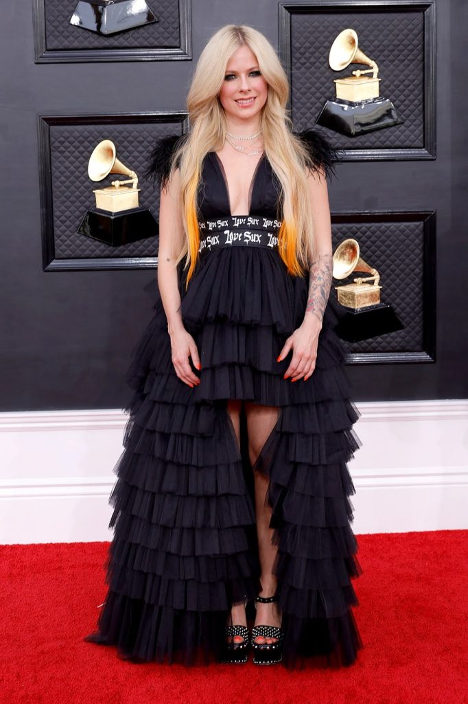 Grammy Awards 2022: Avril Lavigne in Mua Mua.