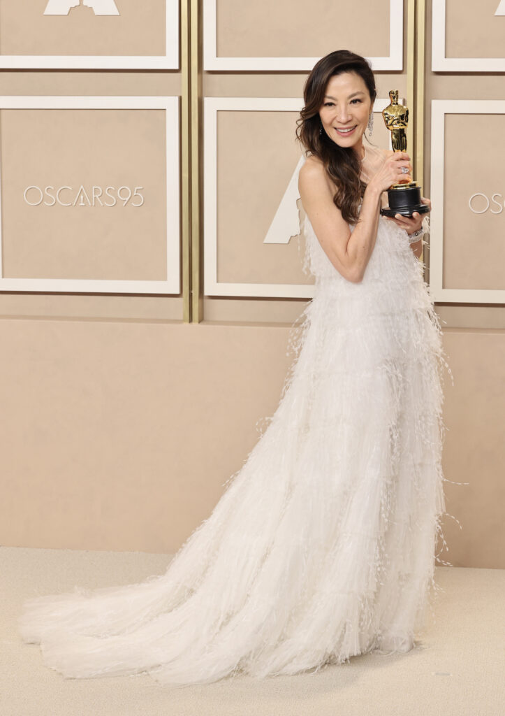 Oscar 2023: Michelle Yeoh vince il premio Oscar come migliore attrice protagonista!