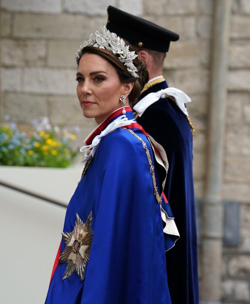 La principessa del Galles, Kate Middleton, in Alexander McQueen in occasione della cerimonia di incoronazione di Re Carlo III.